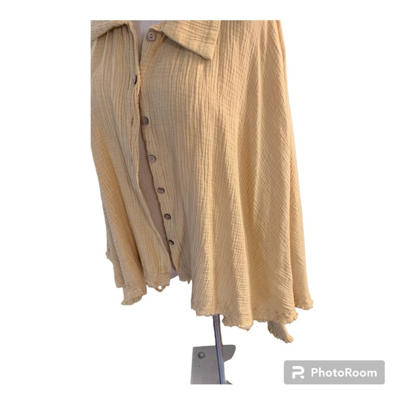 Oli & Hali, M/L, Light Yellow Button down Oversize Blouse. - Picture 2 of 10